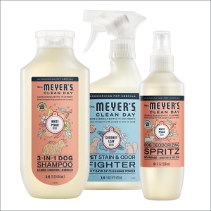 "Kit para Cuidado de Perros Mrs. Meyer's Clean Day, Incluye Champú 3 en 1 para Perros - Melocotón Blanco, Spray Desodorante para Perros - Melocotón Blanco y Eliminador de Olores y Manchas para Mascotas - Hoja de Coco"